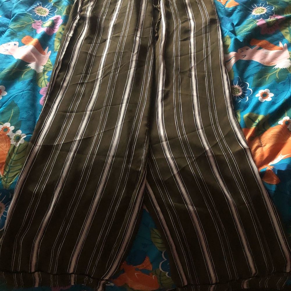 Flowy green pants